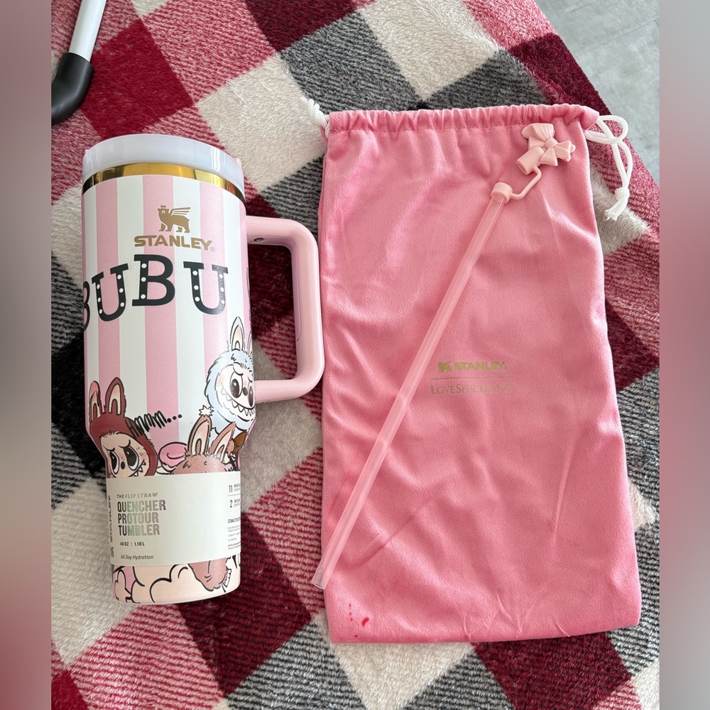 STANLEY X LABUBU THE QUENCHER H2.0 FLOWSTATE™ TUMBLER | 40 OZ